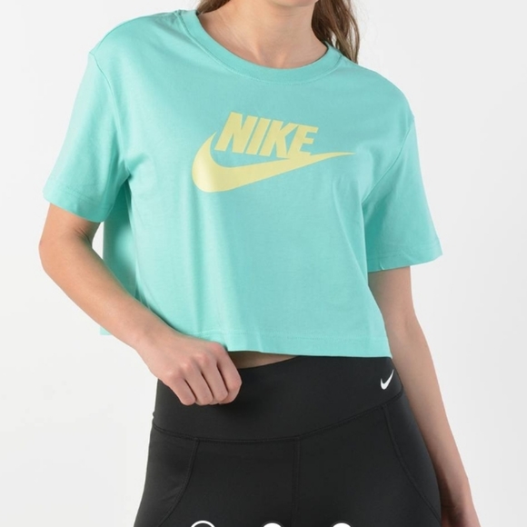 Nike Tops - Nike size Xl crop top new with tags